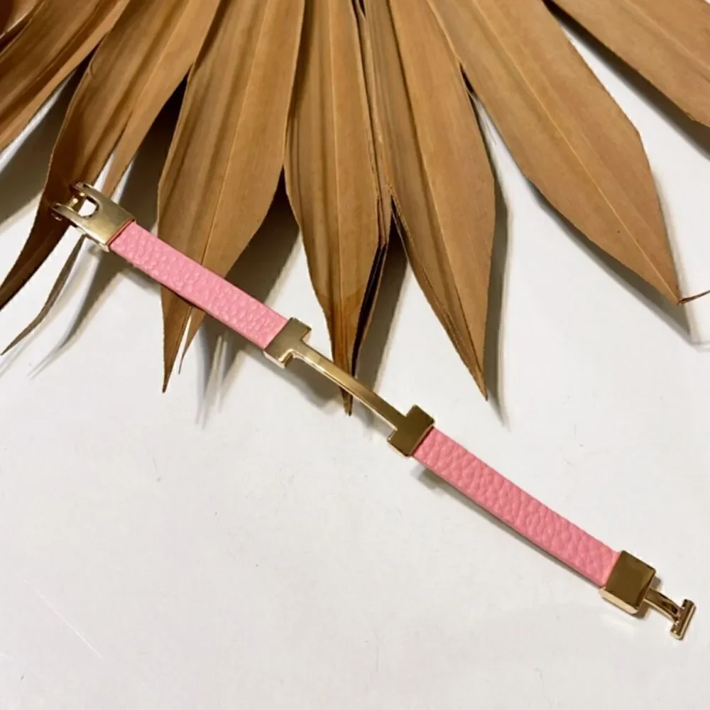 Pink leather geo bracelet S501